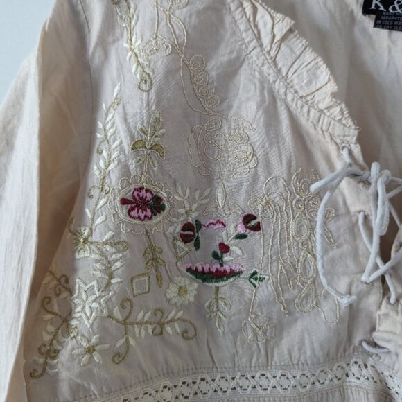 K&G Womens Embroidered Beige Cotton Blouse Size Medium Floral - Picture 4 of 5